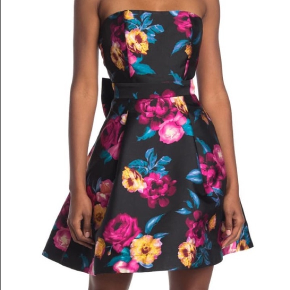BETSEY JOHNSON STRAPLESS DRESS